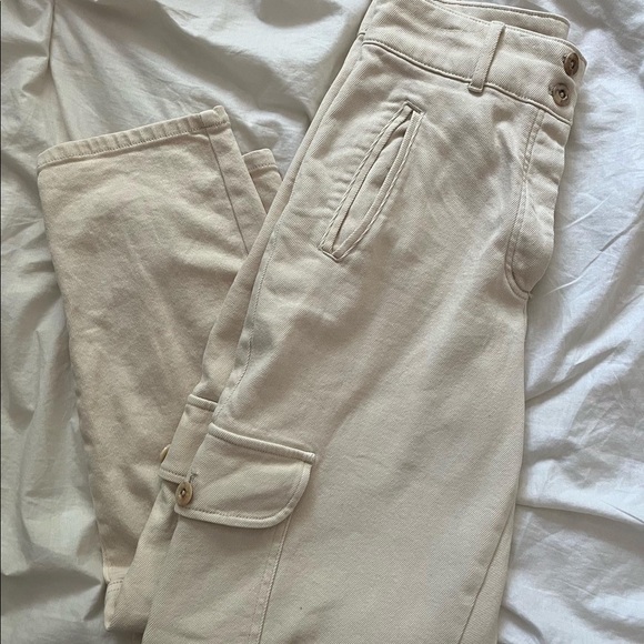 Aritzia Modern Cargo Pants - Picture 4 of 7